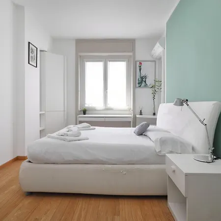 Sunny Hideaway Apartment