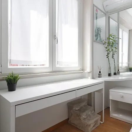 Sunny Hideaway Apartment