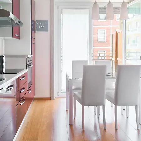 Sunny Hideaway Apartment