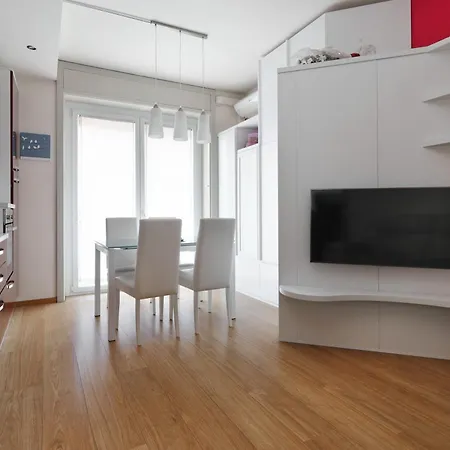 Sunny Hideaway Apartment *