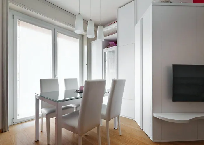Sunny Hideaway Apartment *